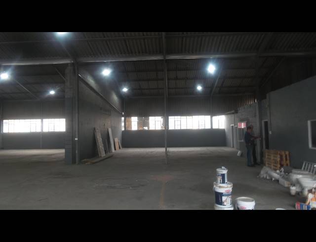 815M² FACTORY TO LET IN STIKLAND